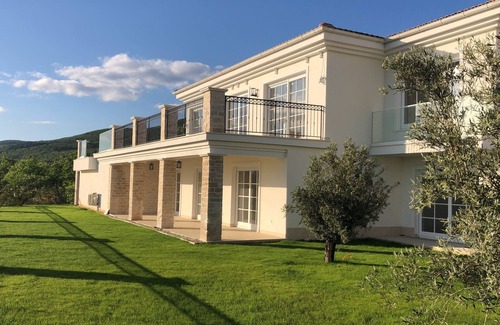 Crikvenica Villa | Exclusiva villa de 5 * con vistas panorámicas al mar y piscina climatizada