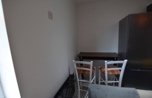Hanham Apartamento | Exclusive!! Newly Refurbished 1-bed Apt, near Bristol City Centre,UK