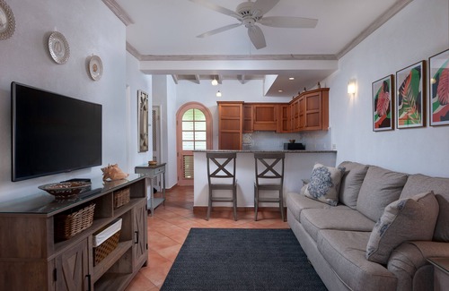 Merlin Bay Condominio | Exclusive Penthouse Apartment Sugar Hill Estate Ocean Views and Beach Membership