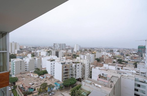 Barranco Apartamento | Exclusive Penthouse With Private Rooftop Jacuzzi BBQ Game Room