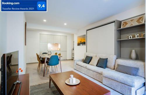 Barrio de las Letras Apartamento | Exclusive quietness in the heart of Madrid with Public Parking, Breakfast, 2 bathrooms
