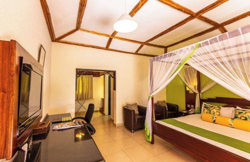 Naivasha Hotel | Exclusive Room with Patio Dining – Embrace Lake Naivasha’s Serenity