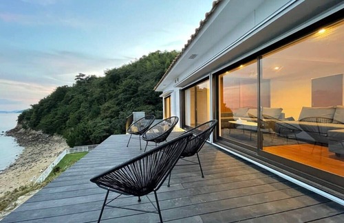 Kurahashi Casa | 1 Bedroom House with Beautiful Ocean View for 12 Ppl