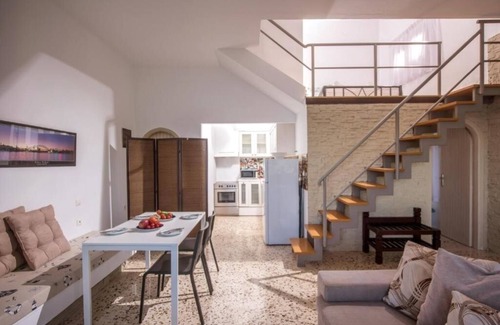 Malevizi Apartamento | Exclusive Seaside Retreat : Apartment with terrace
