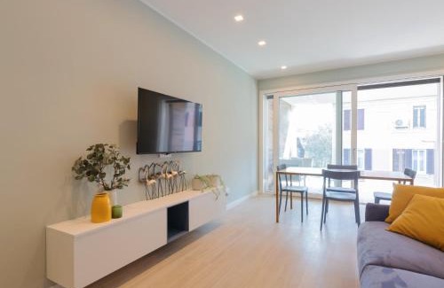 Zona Solari Apartamento | Exclusive terrace Garden View - 15 min from Duomo