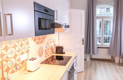 Palace District Apartamento | Exclusive Three-Bedroom Apartment