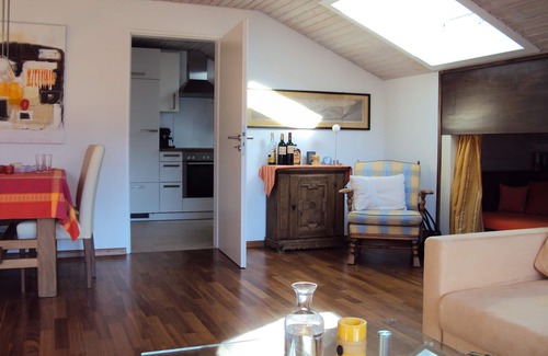 Oberstdorf Apartamento | Exclusivo apartamento en el último piso, fantásticas vistas a la montaña + balcón orientado al sur, zona tranquila