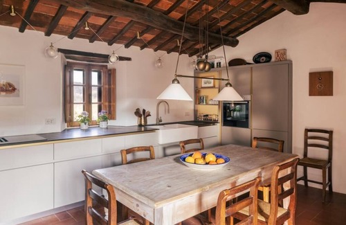 Monte San Savino Casa | Exclusiva casa de vacaciones con piscina en el corazón de la Toscana para máx. 8 adultos + 4 niños
