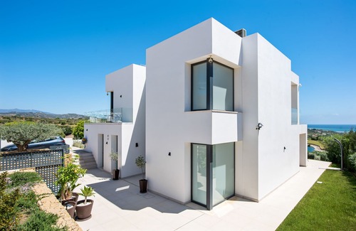 Estepona Villa | Exclusive Villa Frontline Golf- and Seaview