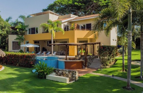 San Francisco Villa | Exclusive villa within gated community 100 meters from the beach