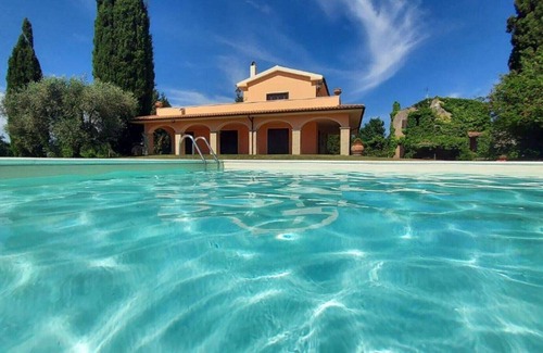Pitigliano Villa | Exclusive Villa with Swimming Pool and La Doganella Tennis Court
