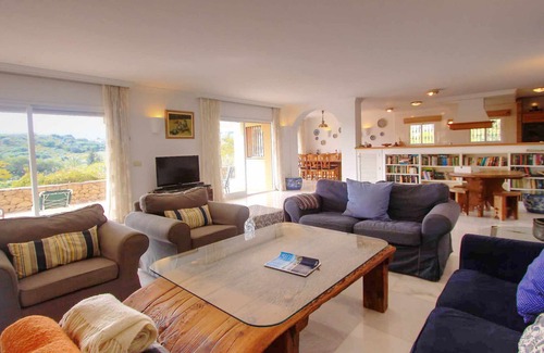 New Golden Mile Chalet De Esquí | Villa familiar barbacoa con piscina climatizada vista al golf gran jardín