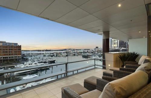 Auckland Central Business District Apartamento | Exclusive Waterfront Penthouse