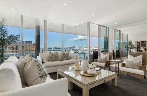 Auckland Central Business District Apartamento | Exclusive Waterfront Penthouse