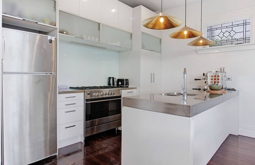 Grey Lynn Casa | Executive Ponsonby Abode w Heated Pool and Parking