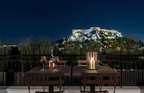 Plaka Apartamento | Executive 2 bdr Suite in Plaka - Acropolis View