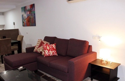 City West Apartamento | Ejecutivamente diseñado de 2 habitaciones, 2 baños, ubicación perfecta