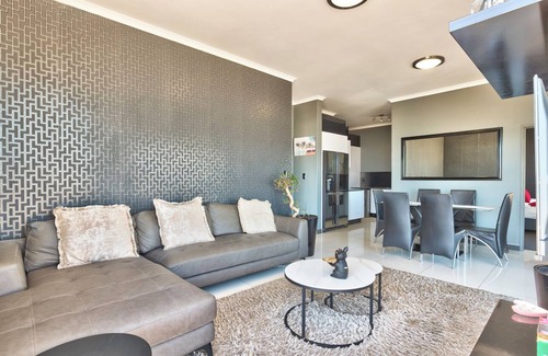 Observatory Apartamento | Executive 2-Bedroom Apartment with 180° City Views in Cape Town