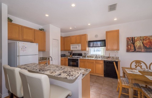 Crescent Lakes Villa | 4 Cama Ejecutivo 3 bath villas con vista al lago