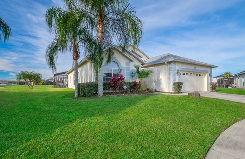 Crescent Lakes Villa | 4 Cama Ejecutivo 3 bath villas con vista al lago