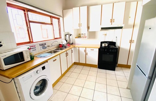 Eikenbosch Casa | Executive Accommodation Bellville