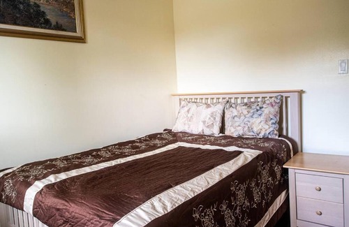 Hazel Crest Casa | Executive Family Home in quiet Culdesac