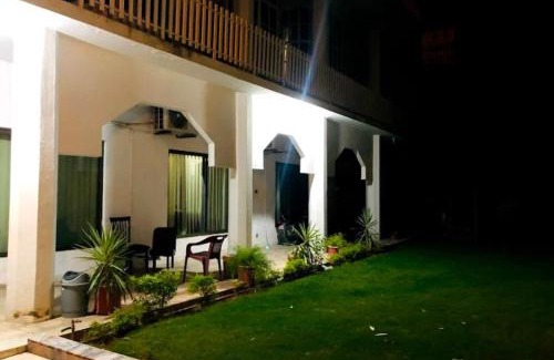 F-8 Sector Casa | Executive Grand Royal