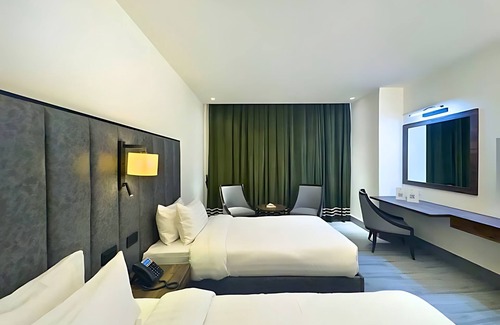 F-8 Sector Casa | Executive Grand Royal