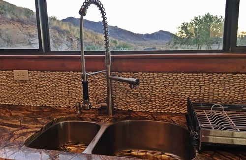 Talavera Casa | ¡Casa ejecutiva con vistas infinitas en Soledad Canyon!