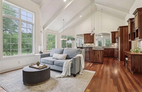 Stillwater Casa | Executive Home with spacious 5-bedroom in Stillwater with sauna, WiFi, & nature