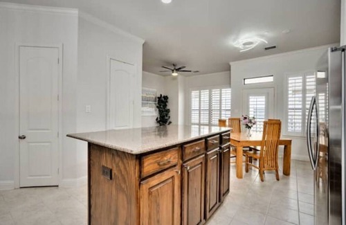 Legacy Park Casa | Executive Living At The Shops of Legacy Plano. FAMILY, KIDS & PETS FRIENDLY!