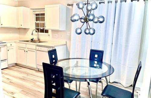 Greensboro Casa | Executive & Luxury 2bedroom Townhome