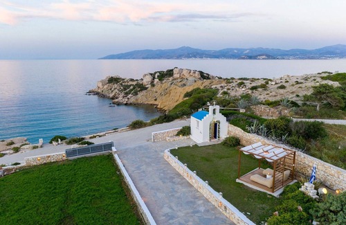 Paros Villa | Executive Paros Villa | 5 Bedrooms | Villa Beachfront Supreme | Beachfront Sea Views & Private Pool | Ampelas