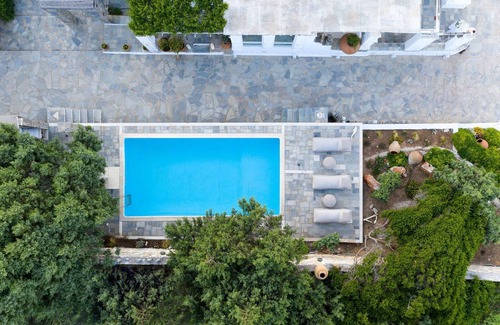 Paros Villa | Executive Paros Villa | 5 Bedrooms | Villa Beachfront Supreme | Beachfront Sea Views & Private Pool | Ampelas