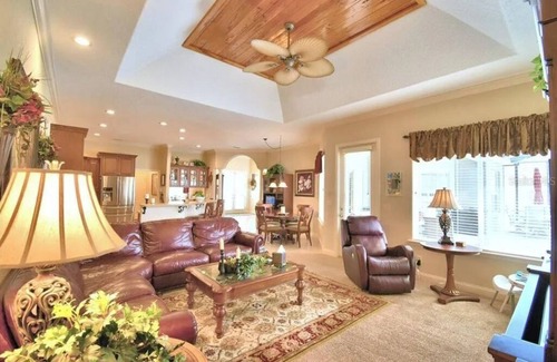Lakeland Highlands Casa | EXECUTIVE POOL HOME PERFECT FOR ENTERTAINING IN BETWEEN TAMPA AND ORLANDO