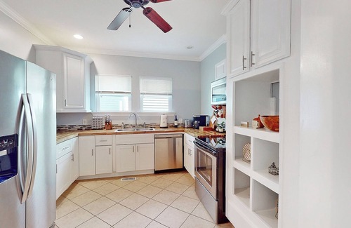 Eastside Casa | Executive Rental 3BR Victorian House Close Forsyth Park & Downtown, 31 days