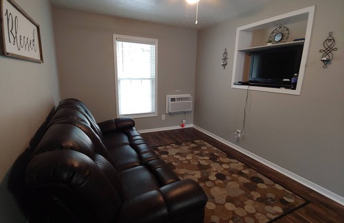 Bluewell Apartamento | Executive Short-Term Rental 2-Bed 1-Bath Pets Allowed