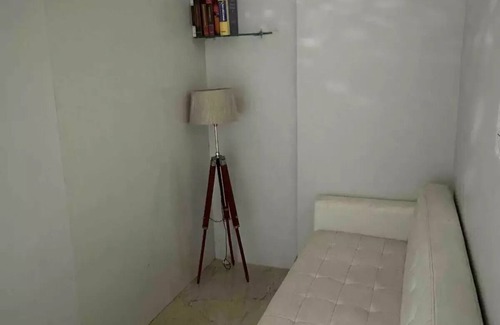 New Delhi Apartamento | Executive Studio Apt in DLF Midtown West Delhi