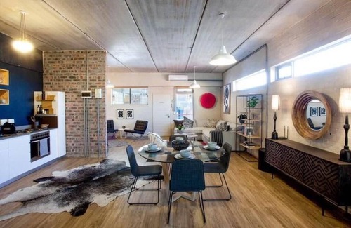 Salt River Apartamento | Executive Studio + Free Parking + Street Art Murals near Woodstock Craft Markets