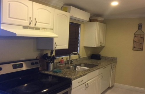 Bahamas Terrace Condominio | Suite ejecutiva en Freeport.