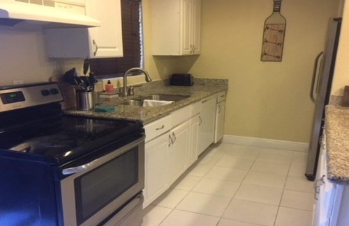 Bahamas Terrace Condominio | Suite ejecutiva en Freeport.