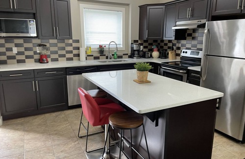 Edmonton Casa | Executive three bedroom home in Bonnie Doon / mill creek area.