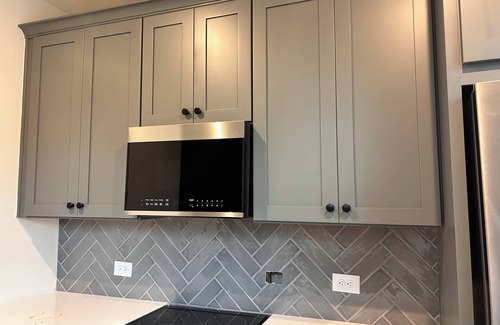 McCain Apartamento | Executive Upscale 1-bedroom condo with pool and fitness room in awesome Durham.