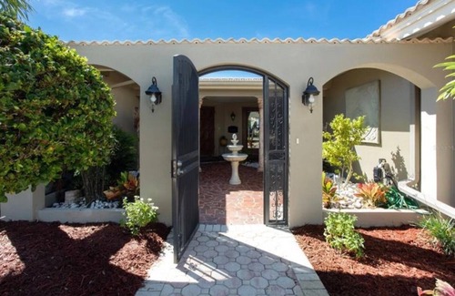 St. Petersburg - Clearwater Casa | Executive Waterfront (Sailboat Water) Home on Tampa Bay