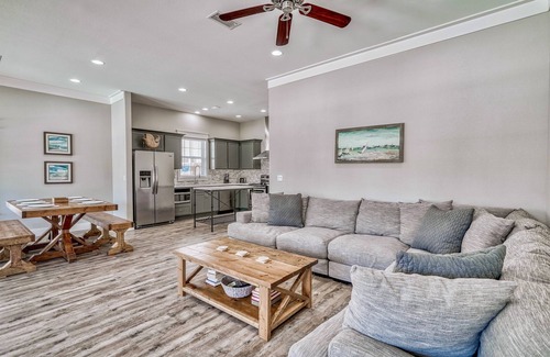 Miramar Beach Casa | exhale: Private heated pool, Free golf cart, 2 mins to beach, Bunk Rooms