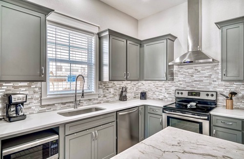Miramar Beach Casa | exhale: Private heated pool, Free golf cart, 2 mins to beach, Bunk Rooms
