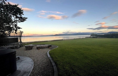 Ngongotaha Casa | Exhale Rotorua: Cozy Lakeside Oasis