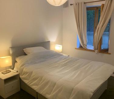 Dublin Apartamento | Exhilarating 2BD Flat with Outdoor Patio Dublin!