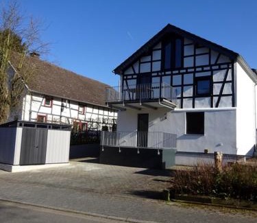 Einruhr Apartamento | Exklusive, kernsanierte Ferienwohnung am Rursee