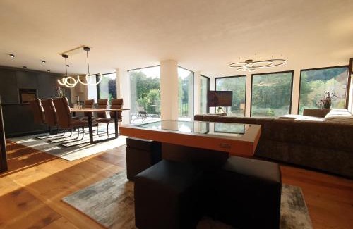 Hinterzarten Apartamento | Exklusive King Suite mit Game Table in Hinterzarten